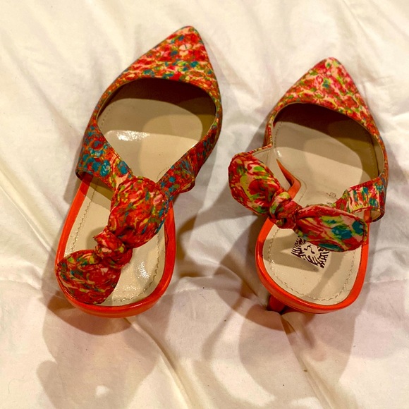 Gorgeous art piece Anne Klein van Gough inspired sling backs.